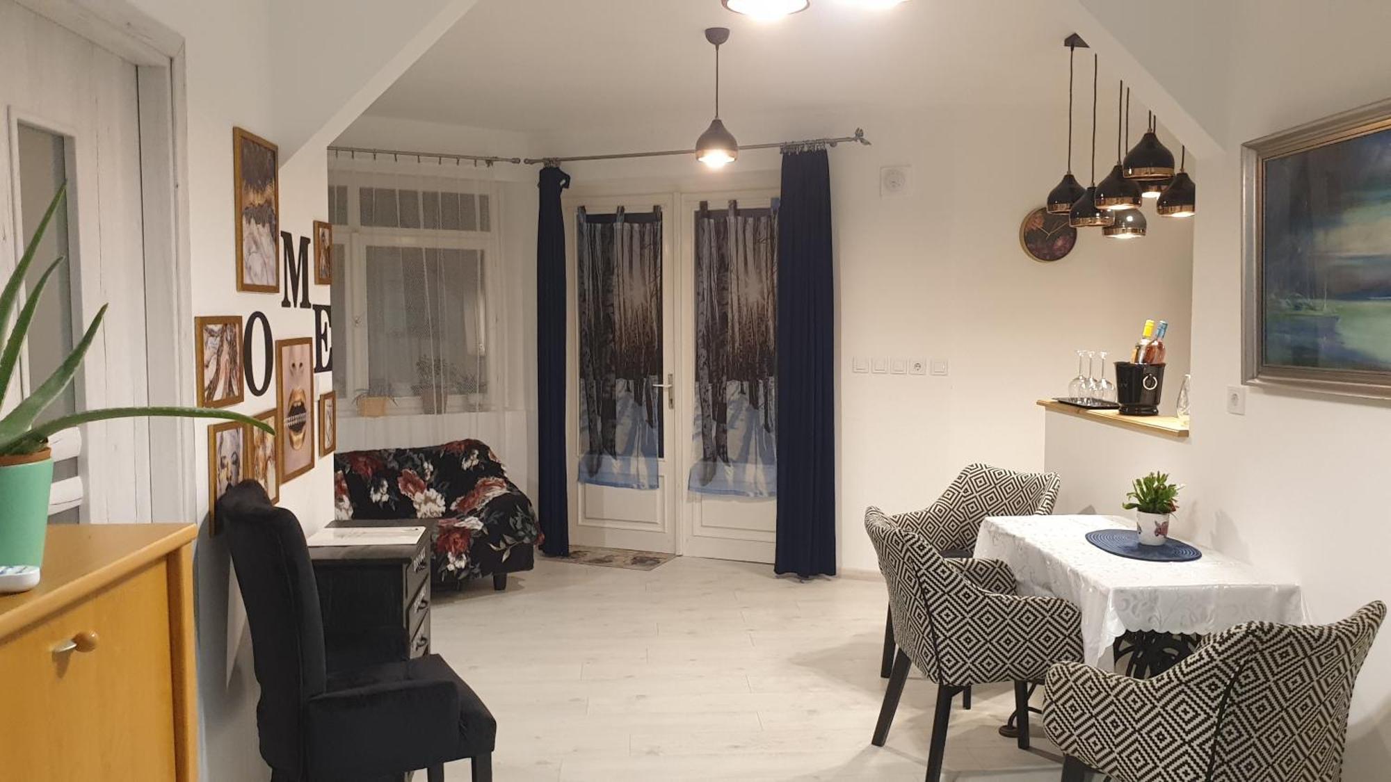 Var-i Apartment *
